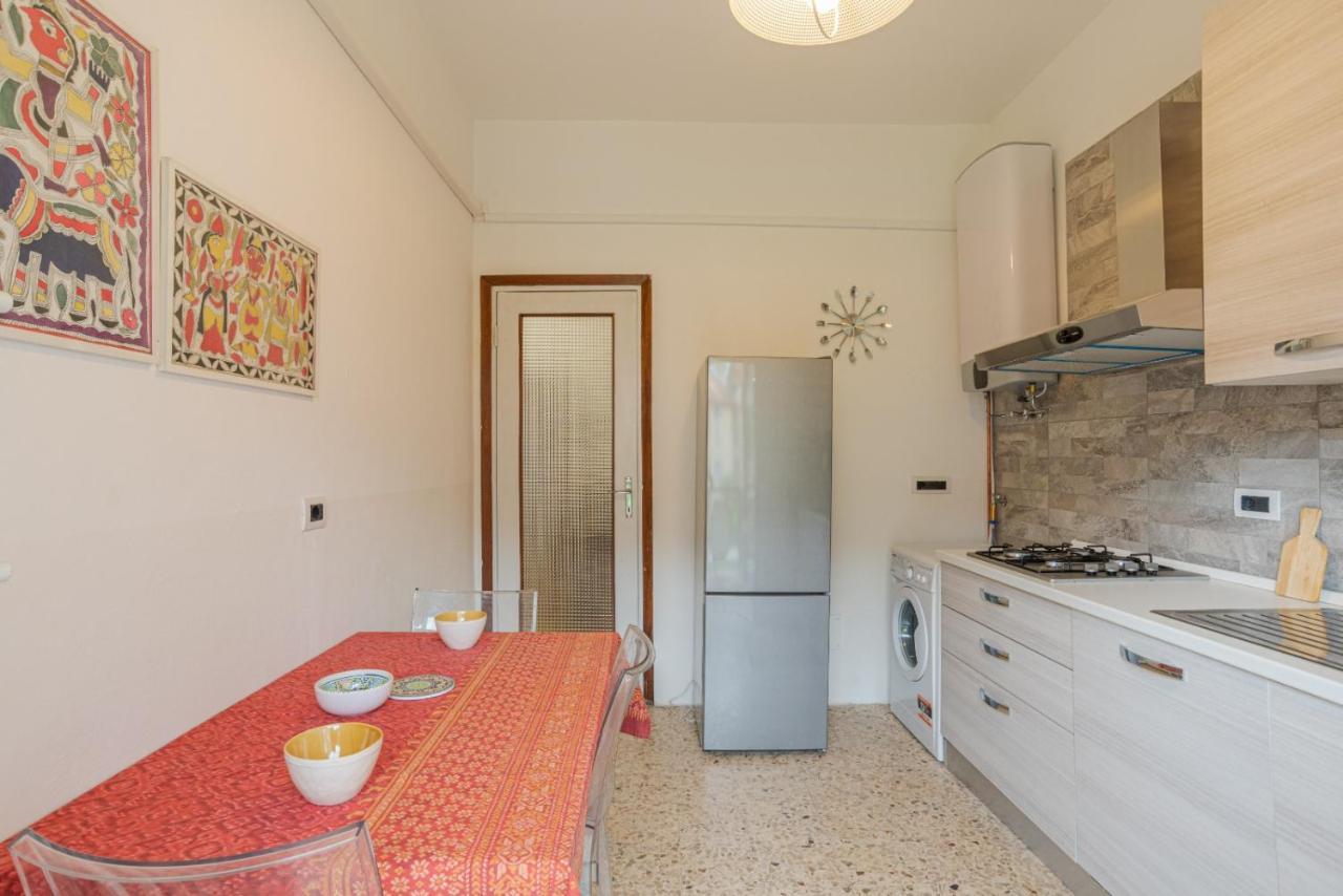 Lovely & Quiet Apartment - With Balcony & Parking Como Exterior foto